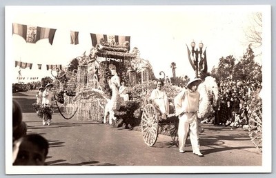 Vintage Pasadena Rose Parade Floral Float Photo Postcard by Flag Studio AA101