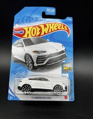 2020 Hot Wheels Factory Fresh white '17 LAMBORGHINI URUS