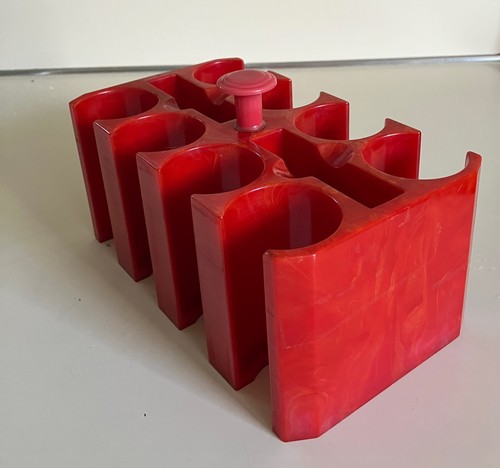 VINTAGE RED MARBLED BAKELITE CATALIN POKER CHIP & CARD CADDY HOLDER 776 GRAMS