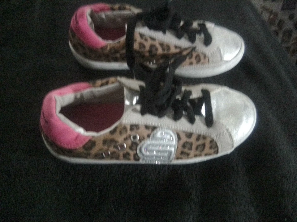 Zapatos deportivos Justice Sport para niñas guepardo, rosa y plata brillantes de caña baja talla 3 Foto 2 de 4