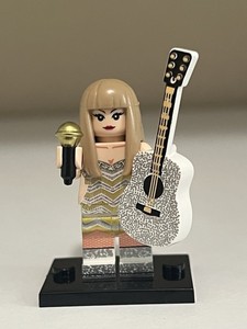 テイラースウィフト　フィギュア Taylor Swift Love Story Performance Singing Doll ドール 人形