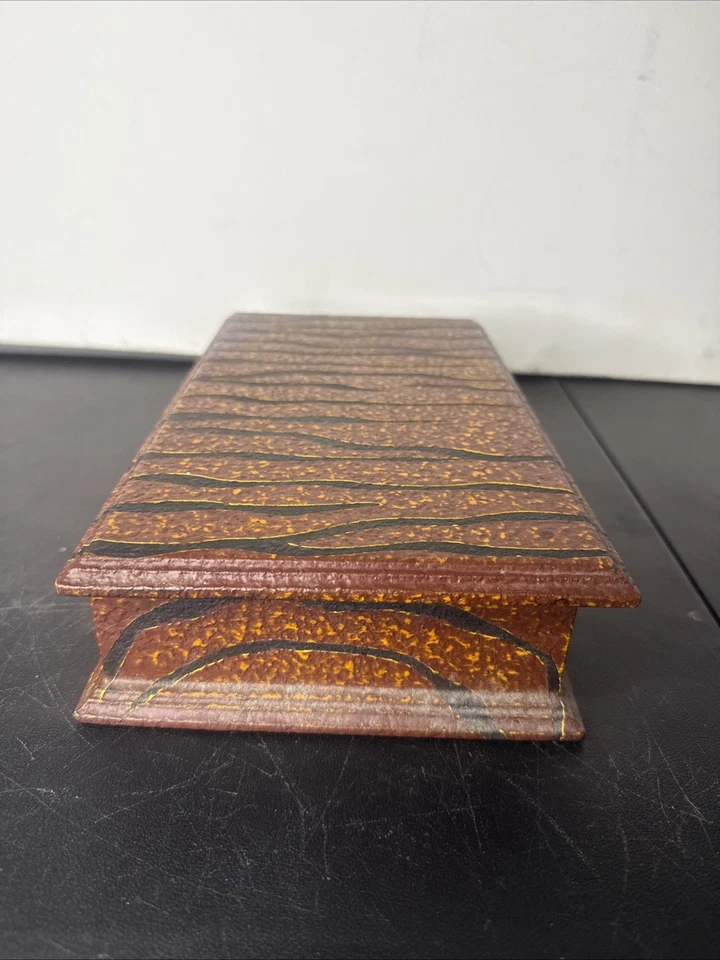 Vintage Handmade Brown Wooden Tiger Animal Print Carved Storage Box 10" - Image 4 of 4