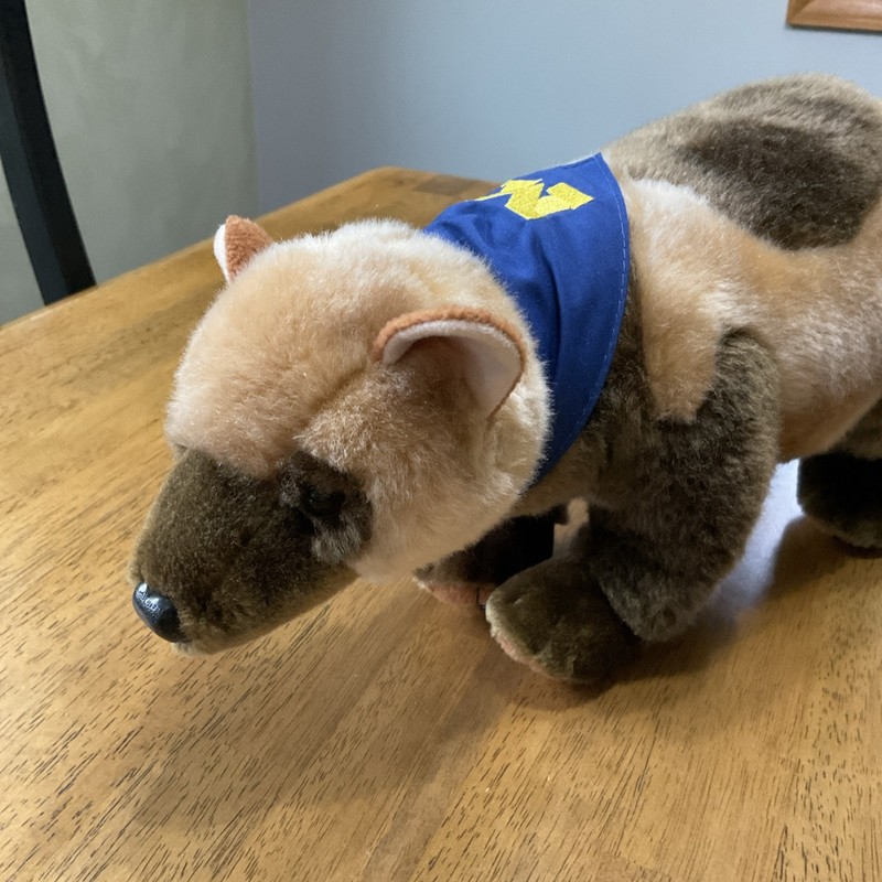 M DEN  Wolverine University of Michigan Plush COLLEGIATE COLLECTION ***CLEAN 