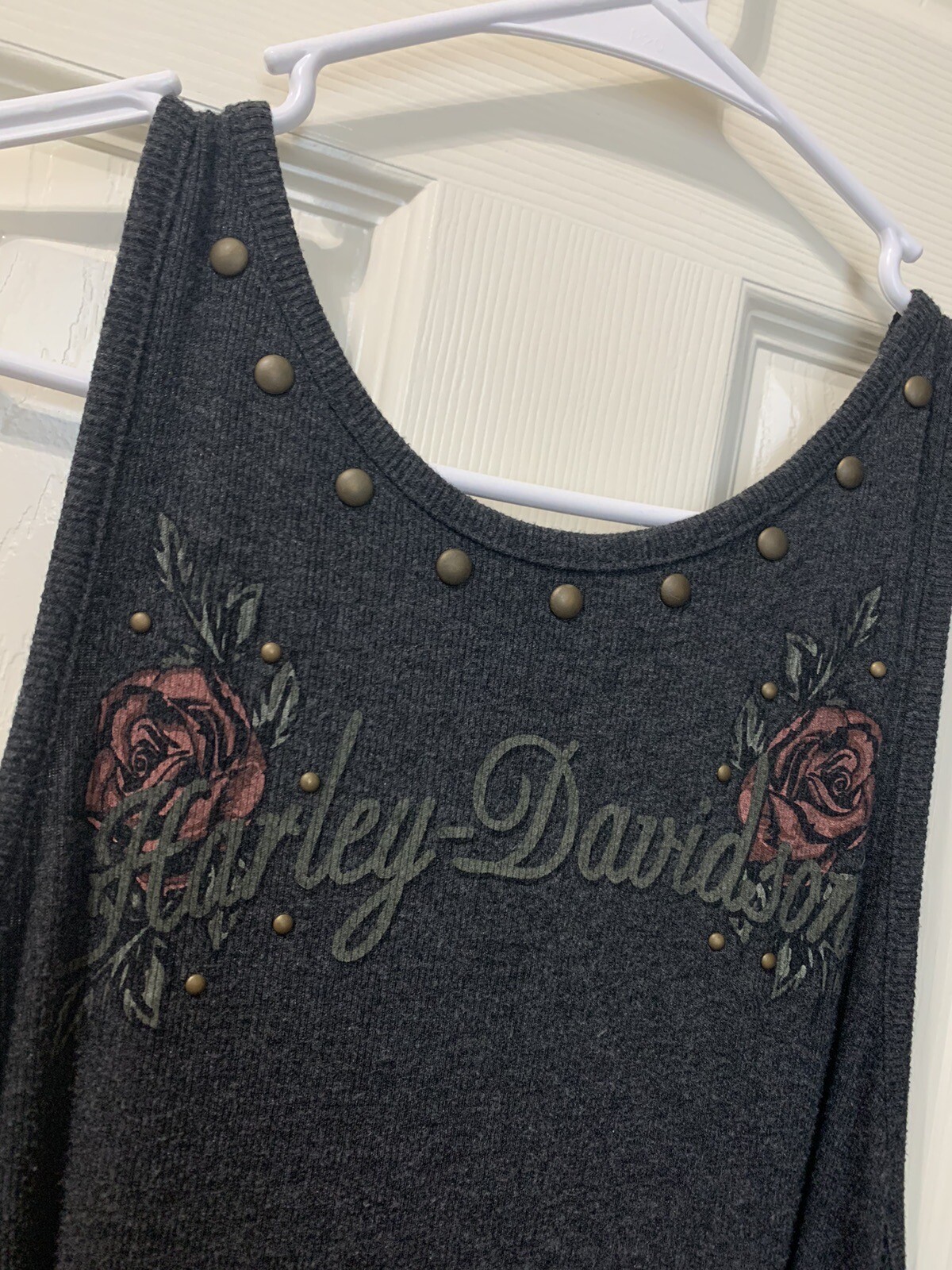 Harley Davidson Rivets & Roses Graphic Top Grey Women… Gem