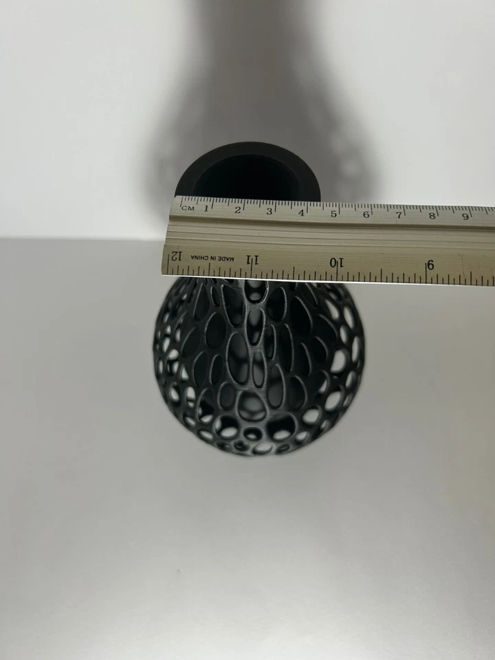 Moderne Designer-Vase in Schwarz – Dekovase mit organischer Netzstruktur, ca. 18 - Bild 3 von 4