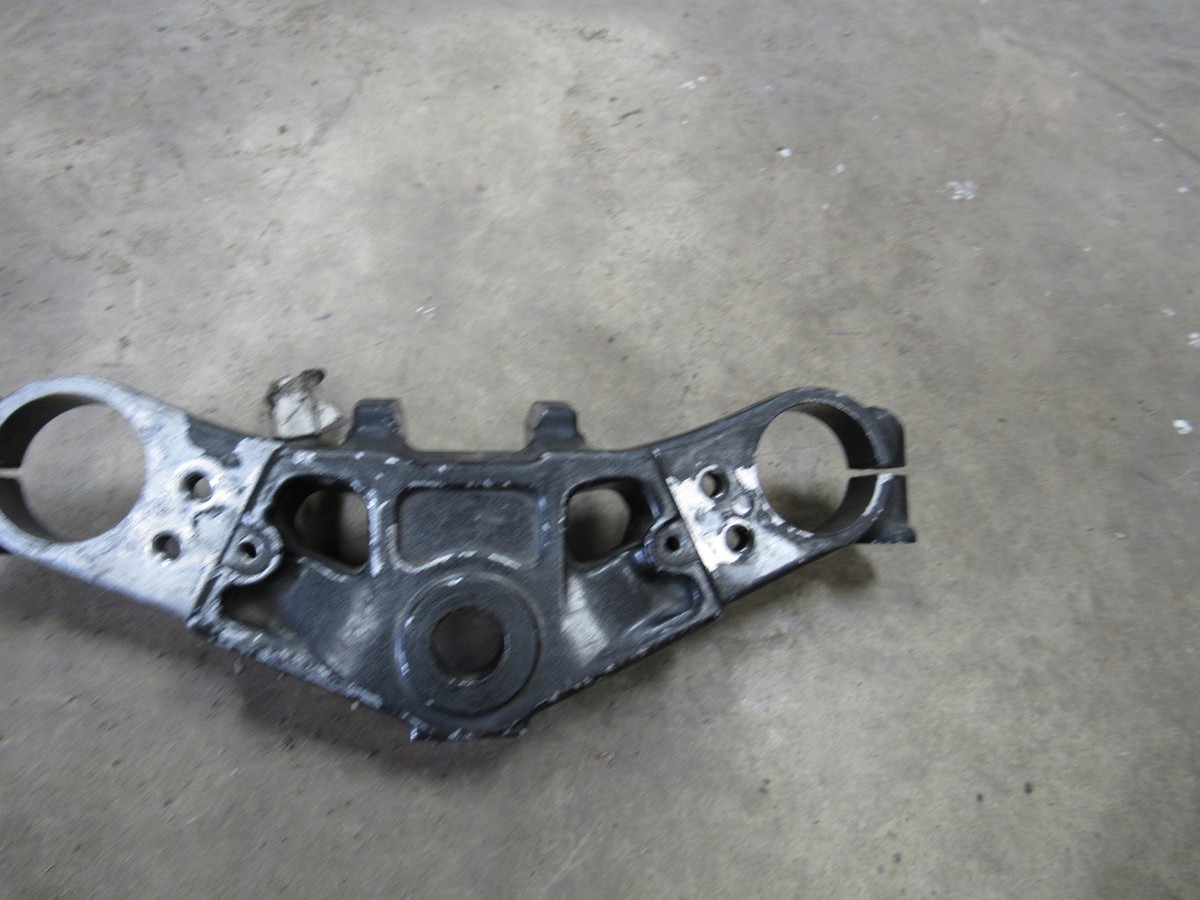 88-89 KAWASAKI NINJA ZX7 ZX750 750R FORKS UPPER TRIPLE TREE CLAMP