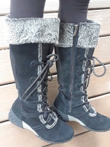 khombu black suede boots