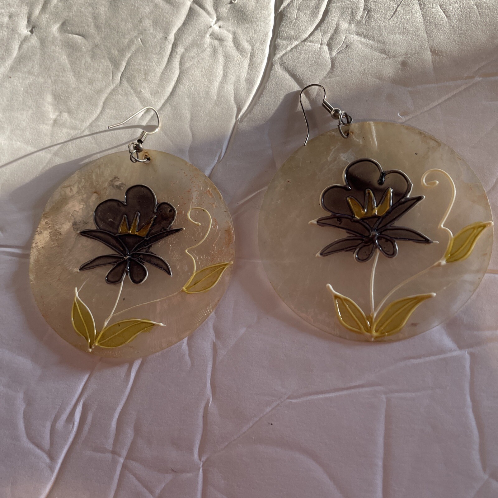 Round Shell painted with flower Disk Earrings 2”x… - image 3