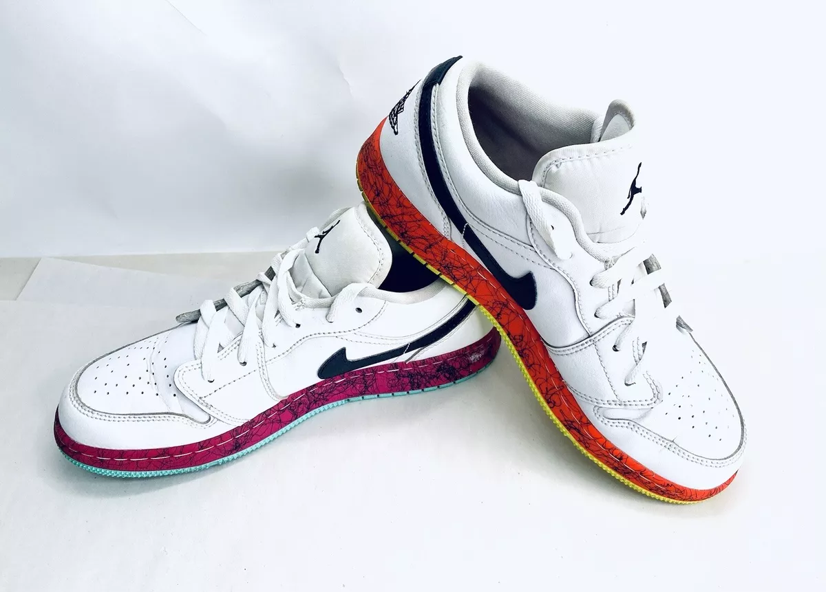 Two color hotsell nike shoes