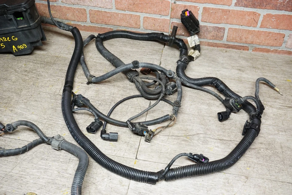 Volkswagen Touareg 2005 7L 4,2 L V8 gasolina debajo del capó arnés de cables con caja de fusibles OEM Foto 3 de 4