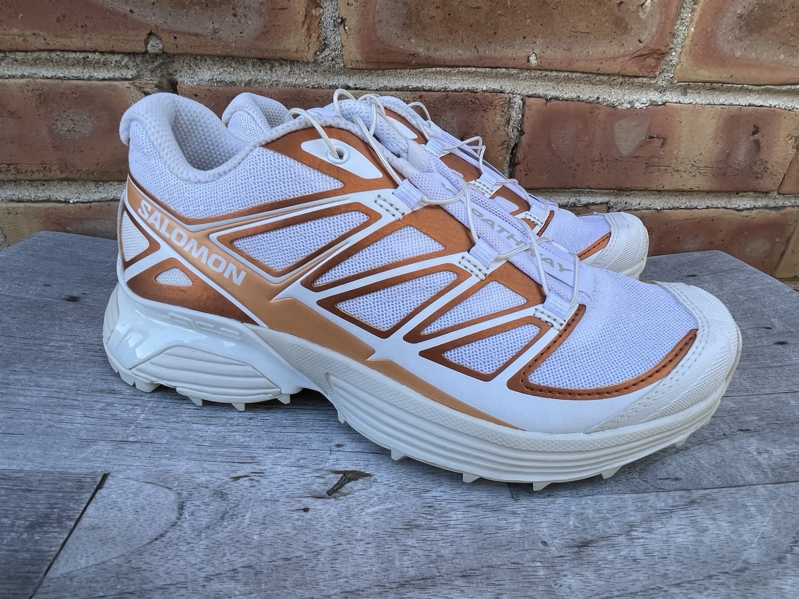 🔥 Salomon • XT Pathway Metallic Hiking Shoes Women’s 5.5 Men’s 4.5 White Copper image 2