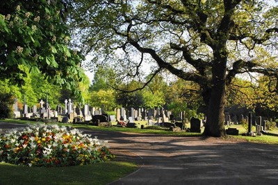 Photo A3 Denton Cemetery Denton/SJ9295 The land here begins to slope do c2010