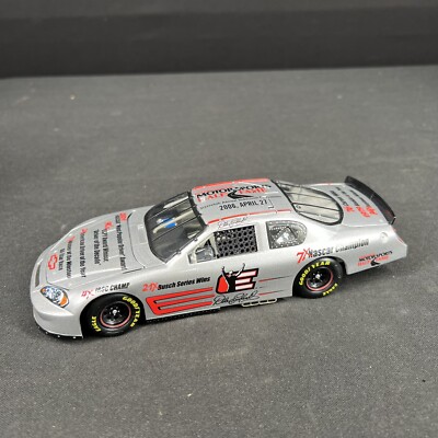 Motorsports Authentics 1:24 Dale Earnhardt Hall Of Fame NASCAR