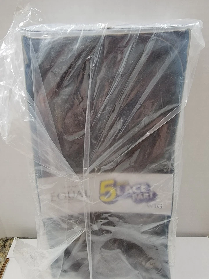 Freetress Equal 5 Inch Deep Lace Part Wig - VALENTINO - FF HOT CHOCO New in Box - Image 4 of 4