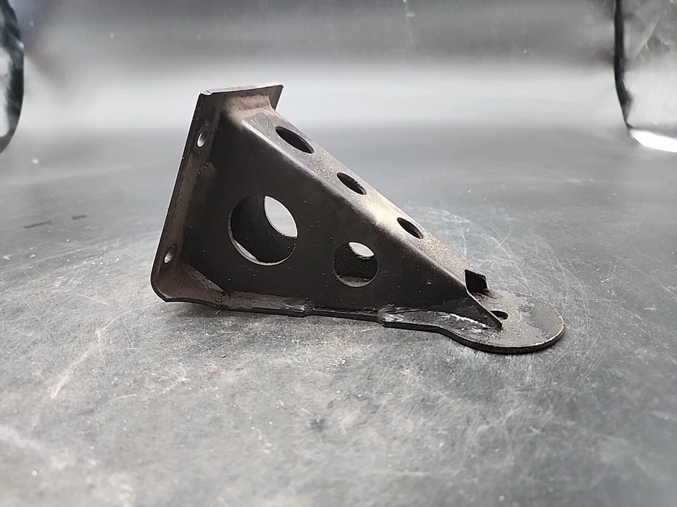 Brazo de montaje motor lado pasajero derecho bmw e30 m20 r4-74 84-91 325e 325i 325es  Foto 3 de 4