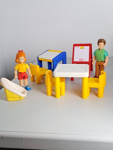 VTG. 1990's Little Tikes DOLLHOUSE 9 Piece Lot Furniture 2 Figures - Picture 2 of 14