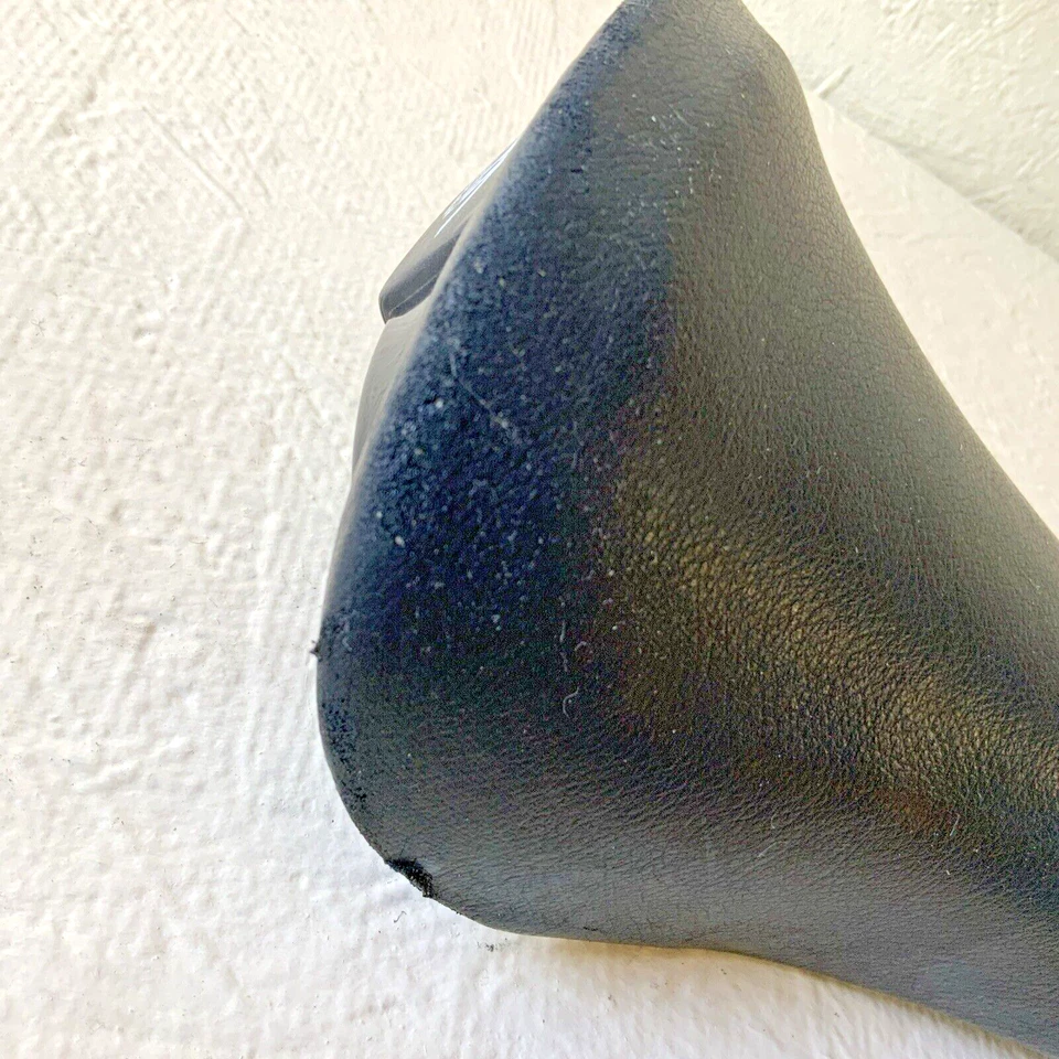 SILLÍN VETTA VSA 376 GRAMOS 143 MM X 270 MM NEGRO Foto 3 de 4