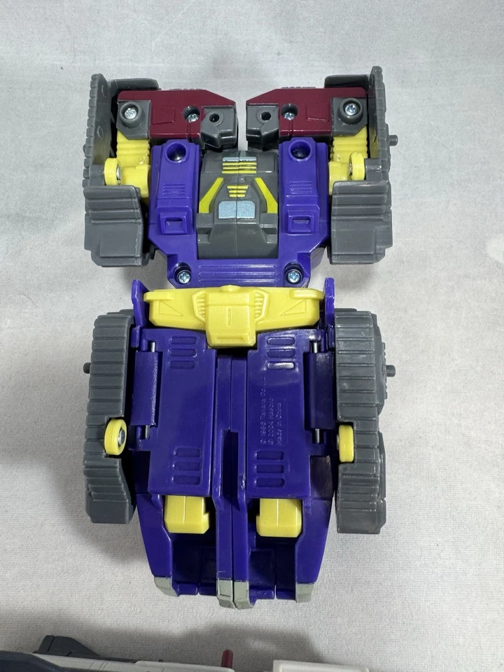 RARE Exclusive Transformers Universe Soundwave Complete - Image 4 of 4