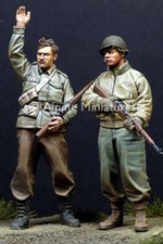 1/35 Resin Figure WWII US Infantry 2 Figures Unpainted Unassembled