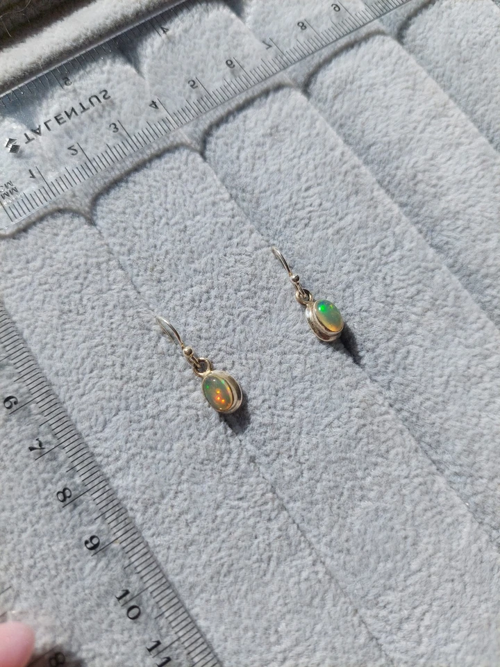 Sehr schöne kleine süße Ohringe mit echtem äthiopischen Opal in 925 Silber💛✨️ - Bild 2 von 4