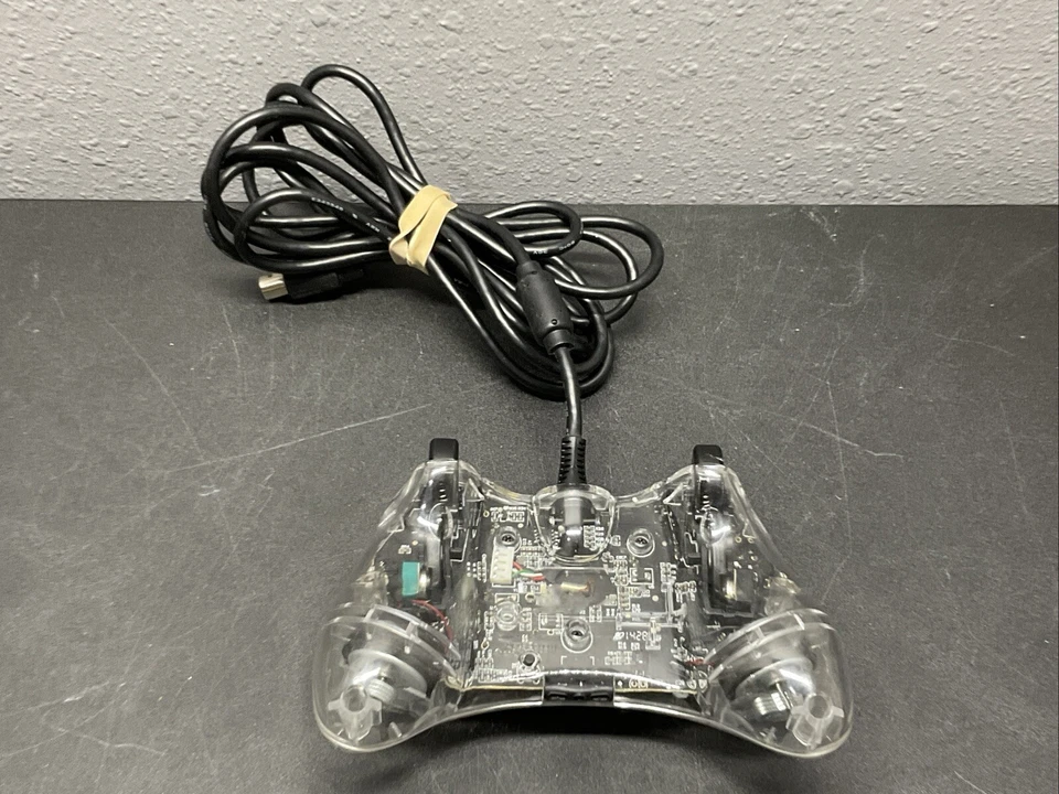 Xbox 360 Afterglow Wired Clear Controller Model PL-3702- RED - Image 3 of 4