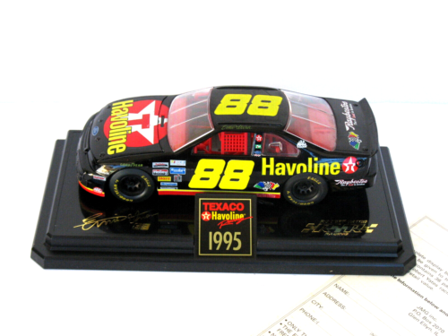 Ernie Irvan #88 - Collector Series 1:24 NASCAR Texaco Havoline Bank - 1995