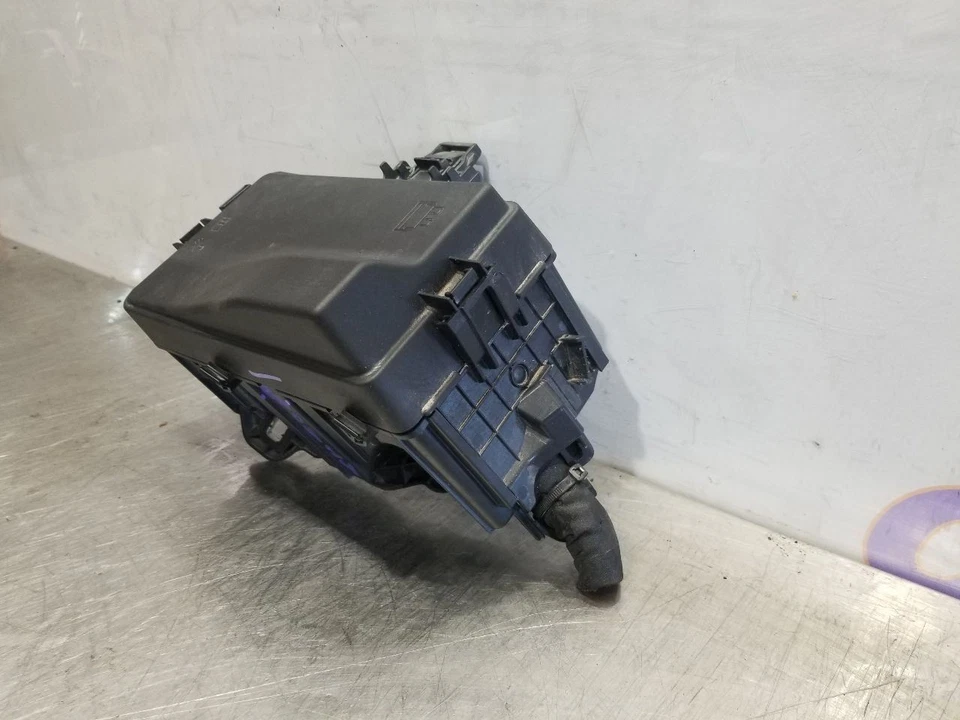 22 2022 VOLKSWAGEN GOLF GTI 2.0L ENGINE FUSE BOX - Image 4 of 4