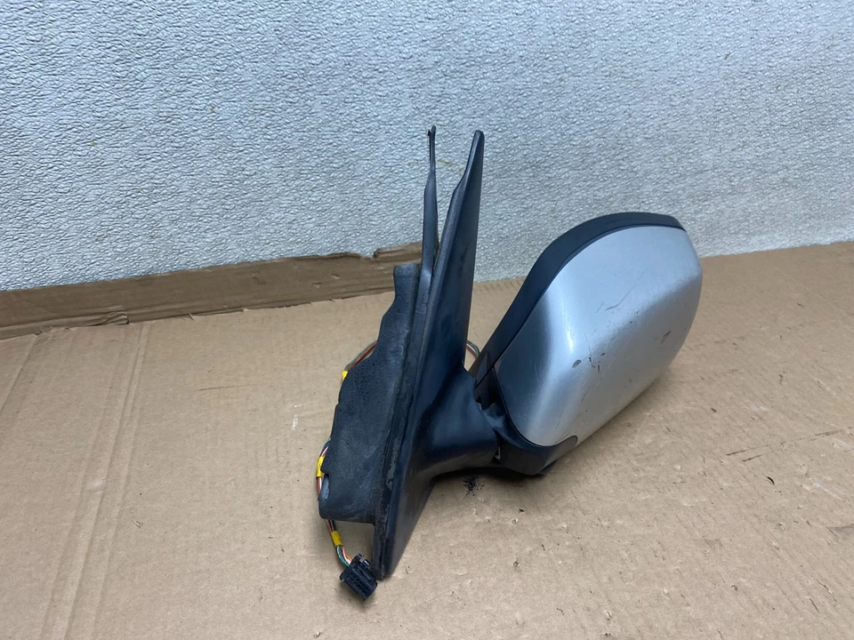 2001 - 2003 BMW 5-Series 525i 530i Left Driver Door View Mirror U8414 DG - Image 3 of 4