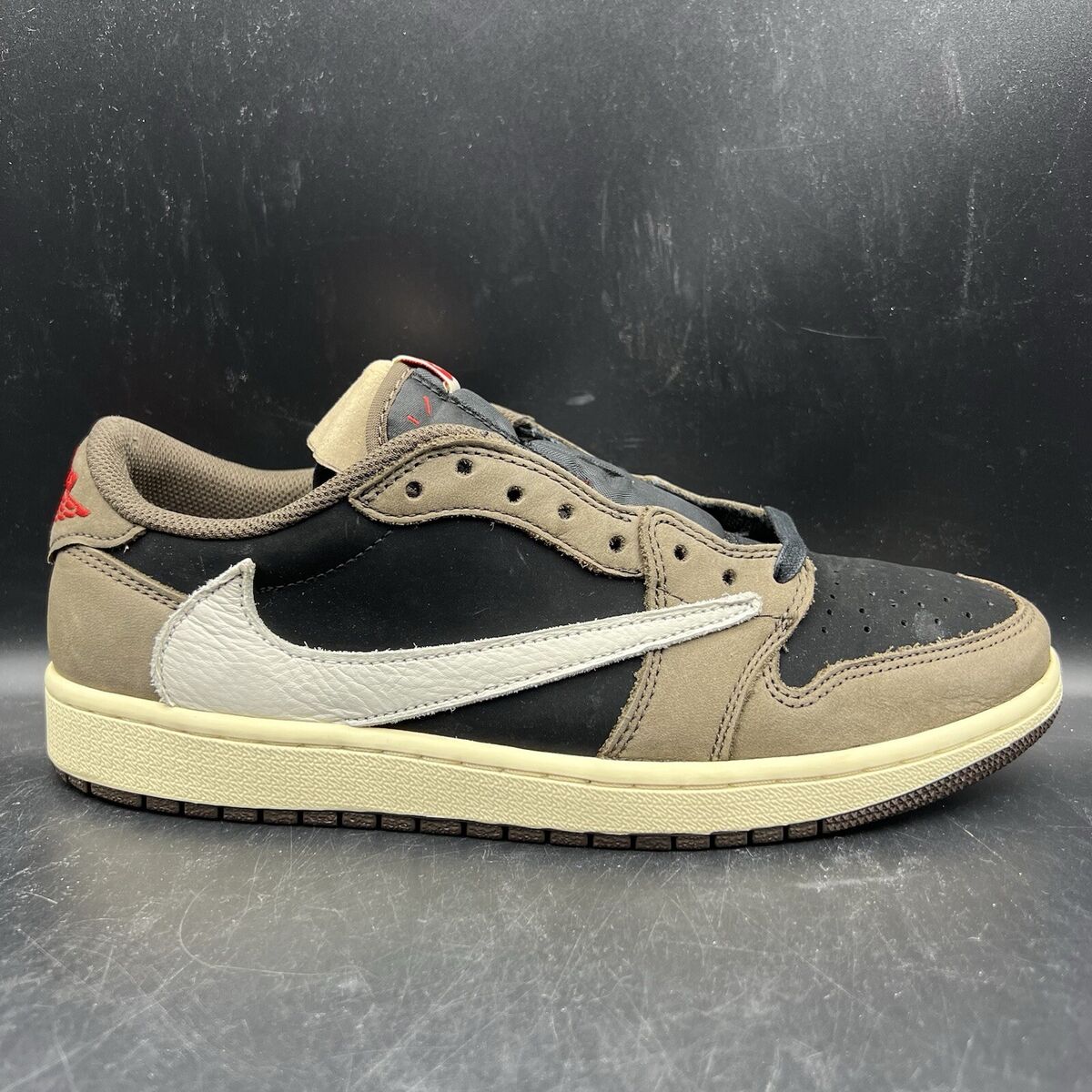 Jordan 1 x Travis Scott Low Mocha (J) - Size 10 193151879370 Jordan 1 x Travis Scott Low Mocha (J) - Size 10 193151879370