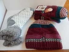 New Muk Luks Lot of Slipper Socks Gloves & Hat