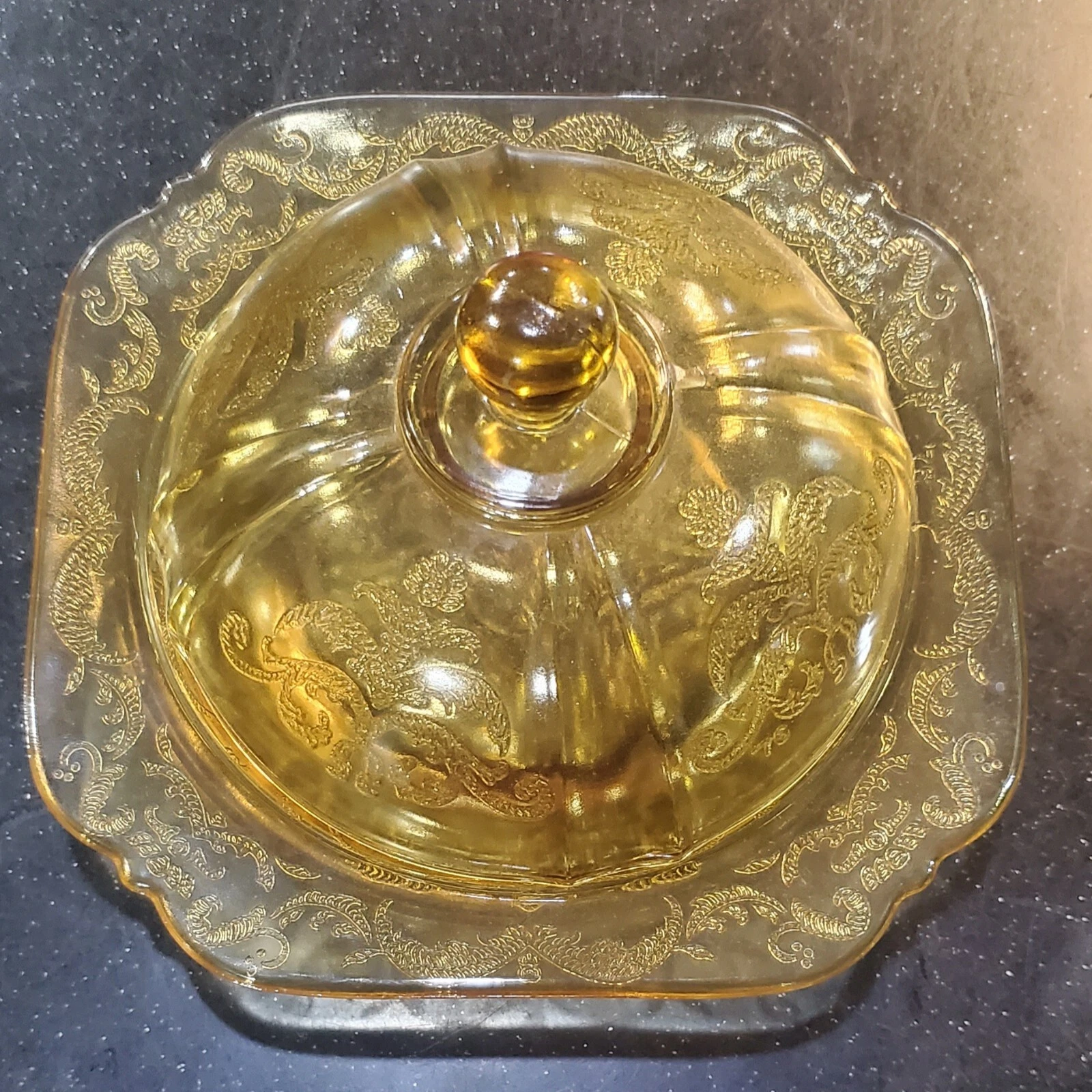 VINTAGE 1930'S FEDERAL MADRID YELLOW AMBER DEPRESSION GLASS BUTTER DISH WITH LID