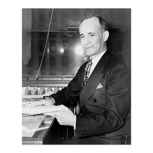 1937 Napoleon Hill Holding His Book Think and Grow Rich Poster Photo Print - Picture 10 of 40