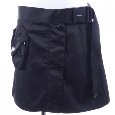 Authentischer PRADA Dreieck Logo Rock 21H904 S211 1WQ8 #230-000-509-7608 - Bild 1 von 4