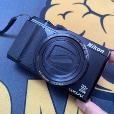 Nikon COOLPIX S9900s Digital Camera 16MP 30xOptical Zoom with Accessories