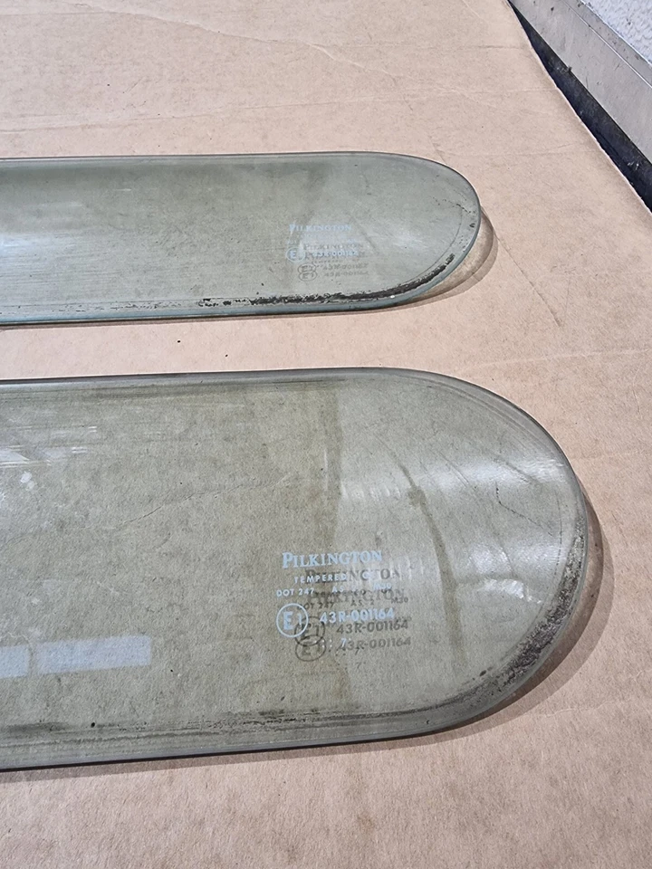 Genuine Land Rover Defender Roof Alpine Glass X1 SINGLE MWC4714 - Image 2 of 2