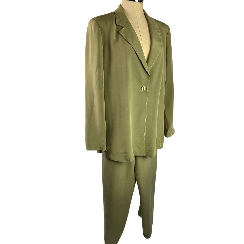 Large Moda Seta by Sandra King Women's Sage Green Pant Suit 2 Piece