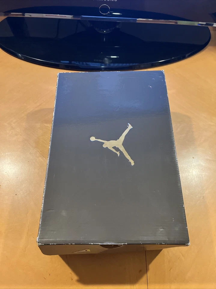 Brand New Air Jordan 3 Retro 2007 Fire Red - Image 2 of 4