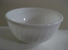 VINTAGE FIRE KING WHITE MILK GLASS SWIRLED PATTERN MIXING BOWL 9" RD - GD USED
