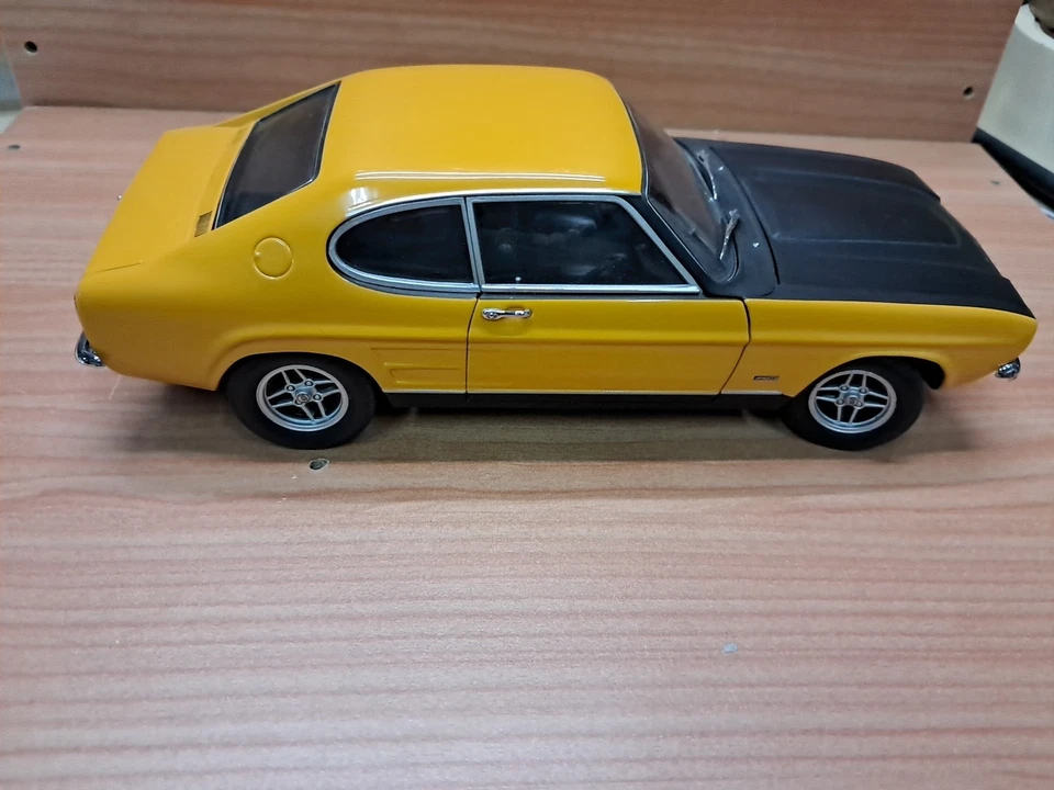 Minichamps Ford Capri RS 1970  1/18 - Immagine 2 di 4