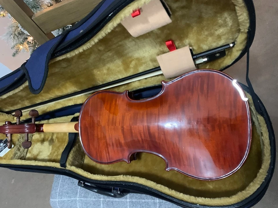 Stentor Student 1 15” Viola, case, bow, rosin - Image 3 of 4
