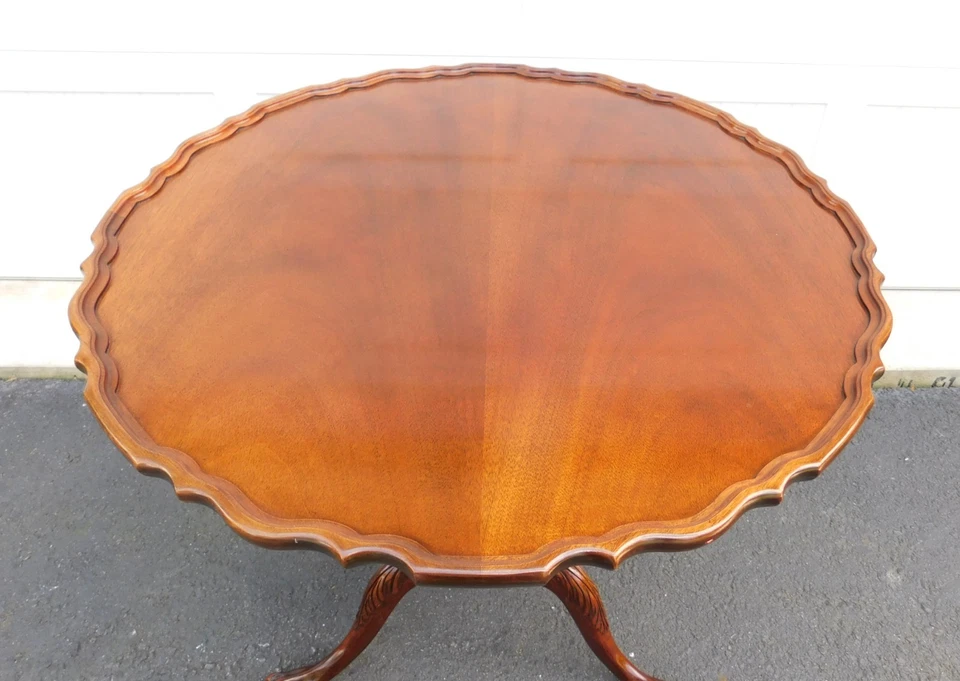 Mesa Baker Caoba Estilo Chippendale Inclinable con Jaula para Pájaros y Pies de Bola y Garra Foto 4 de 4