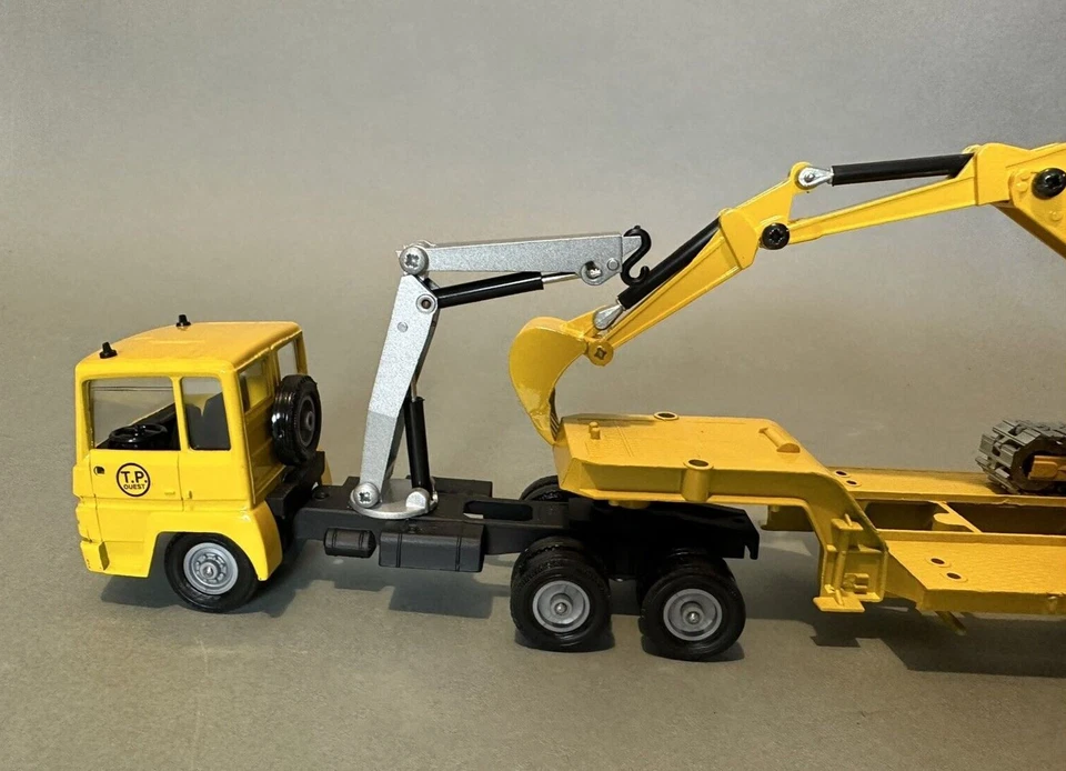 Verem Renault France Cast Metal Construction Toy Pelle Backhoe Truck Trailer IOB - Image 3 of 4