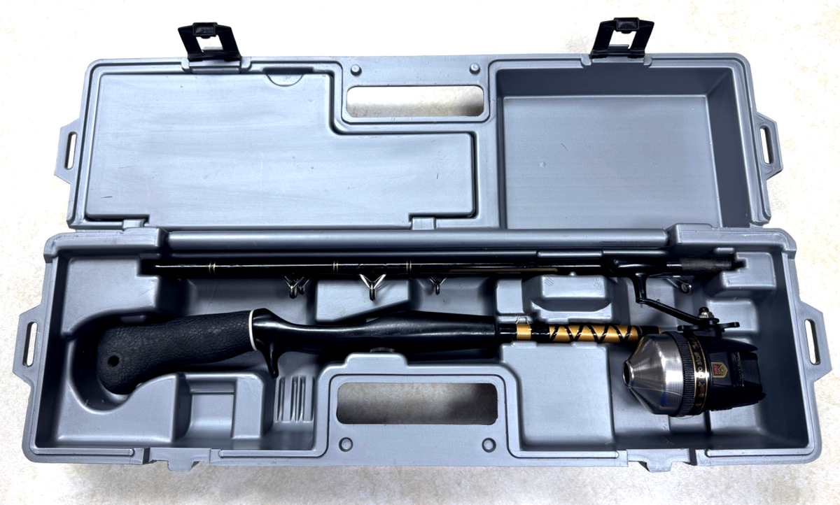 Robby品 ZEBCO TACKLE TOTE WITH ZEBCO PRO STAFF FT15 ROD & REEL | eBay