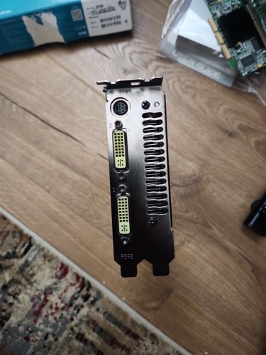 XFX 9800 512MB - Picture 5 of 5