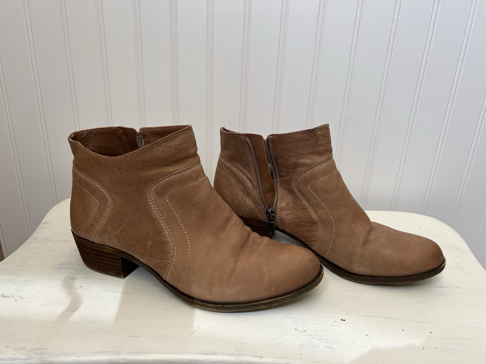 Lucky Brand Women’s Size 10 Brown Leather Ankle Bootie Side Zip Almond Toe