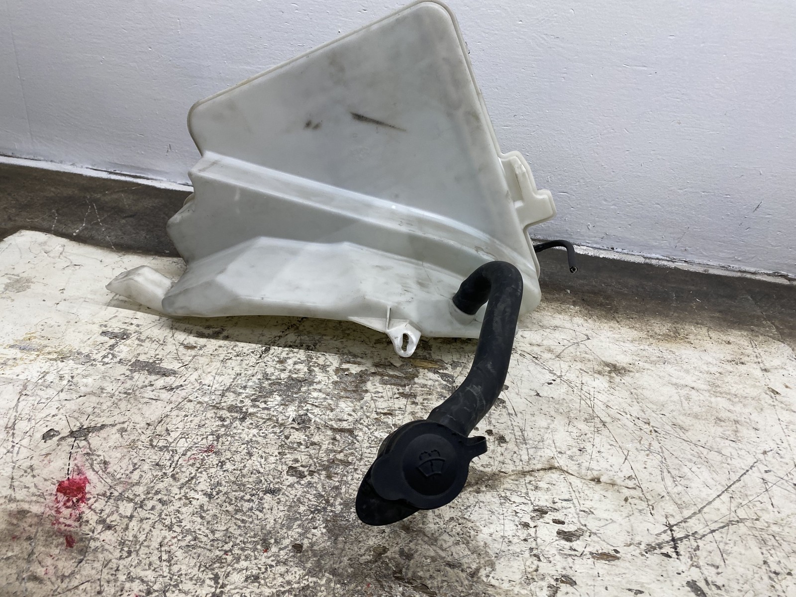 2010-2020 BENTLEY MULSANNE OEM WINDSHIELD WASHER BOTTLE FLUID TANK RESERVOIR