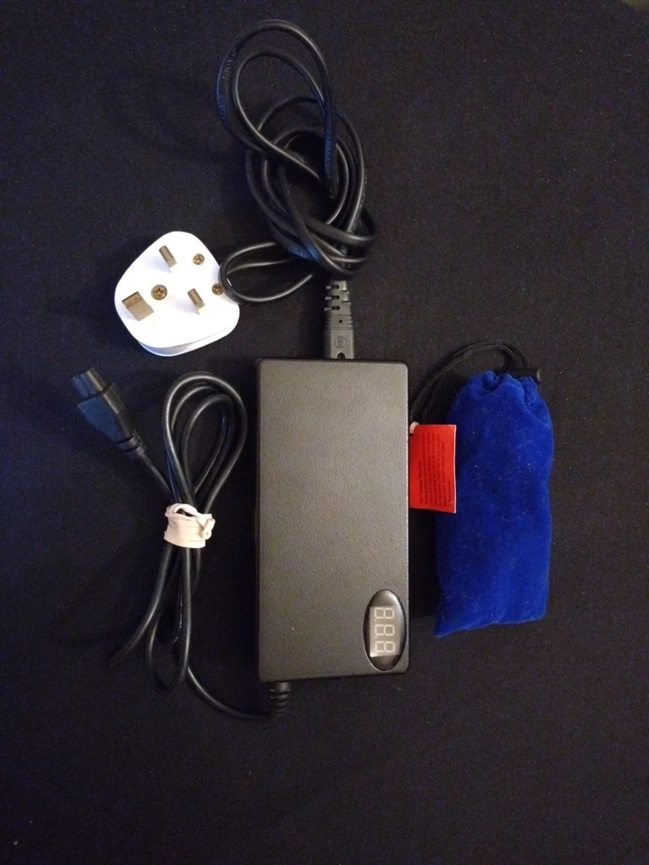 Maplin Universal Adaptor Charger Model: N63KB for Laptops - Image 4 of 4