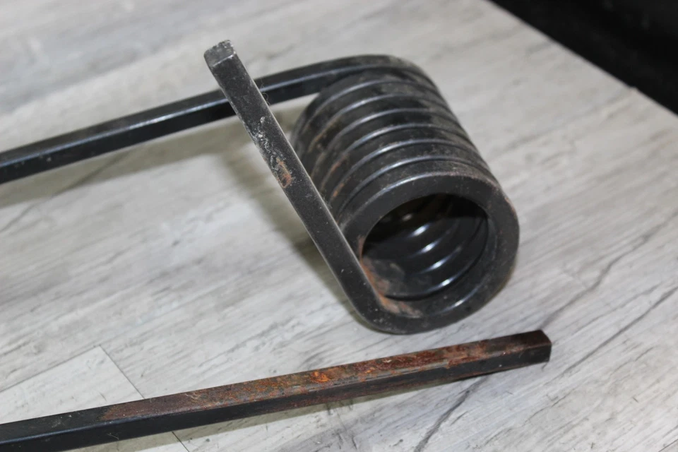 Juego de muelles de torsión Polaris Rmk 600 Ho 2007 155 pulgadas par Foto 2 de 4