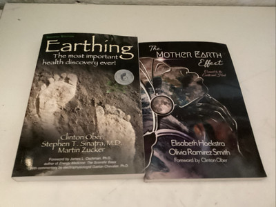 Lot 2 Earthling The Mother Earth Effect Connect to the Earth & Heal