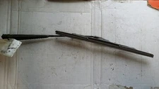 81 HORIZON WINDSHIELD WIPER ARM 11854